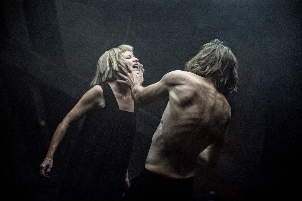 Małgorzata Kożuchowska (Joanna), Karol Pocheć (Suryn). Fot. Magda Hueckel