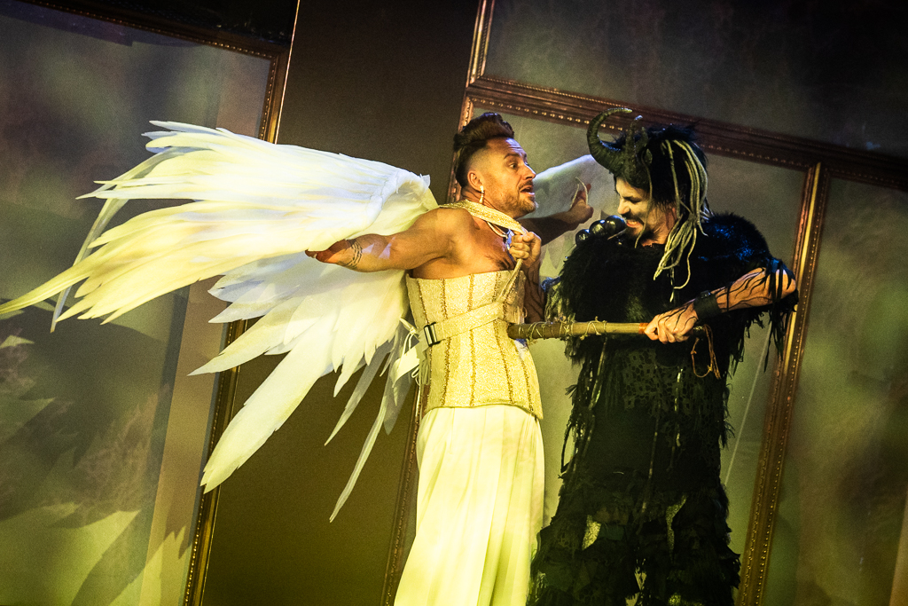 Adam Szczyszczaj (Sandalfon), Paweł Paprocki (Belzebub). Fot. Marta Ankiersztejn